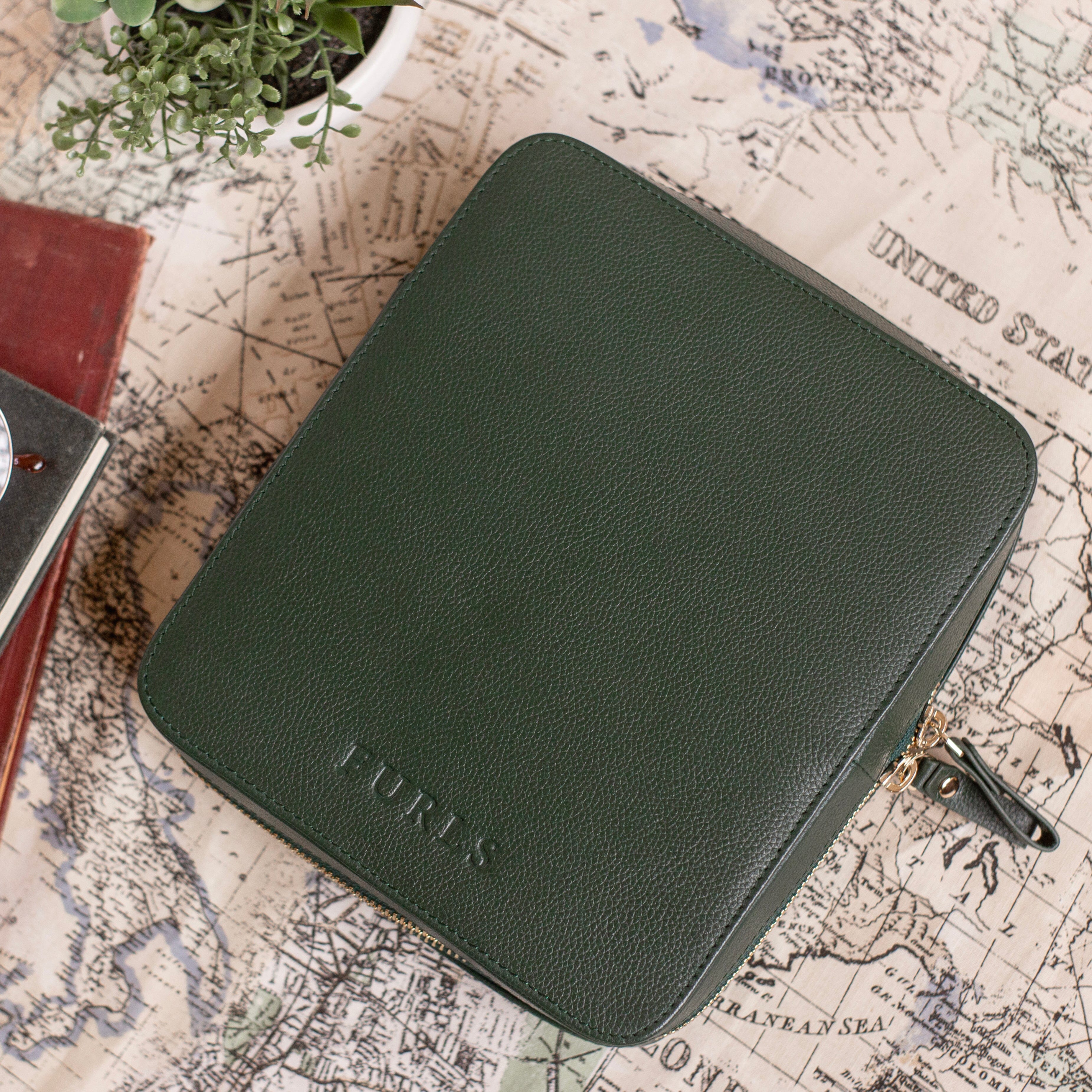 The Safekeep – 10 Hook Leather Travel Case – FurlsCrochet