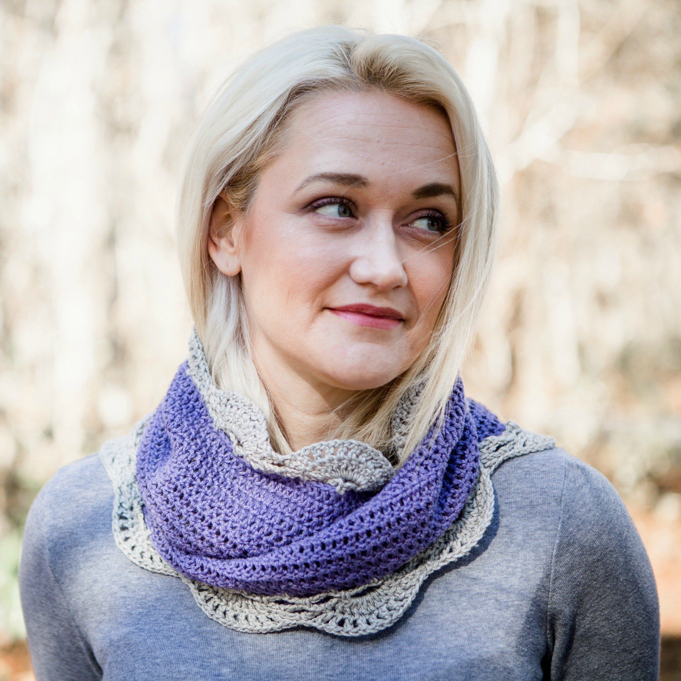 Free Mobious Crochet Pattern- Twisted Cowl