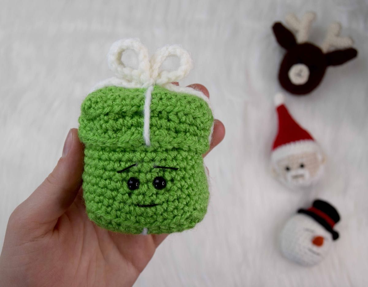 Free Crochet Ornaments- Present