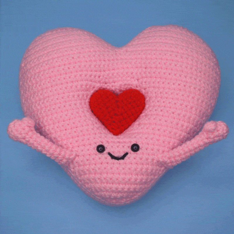 Free Amigurumi Crochet Pattern- Nesting Hearts for Valentine's Day