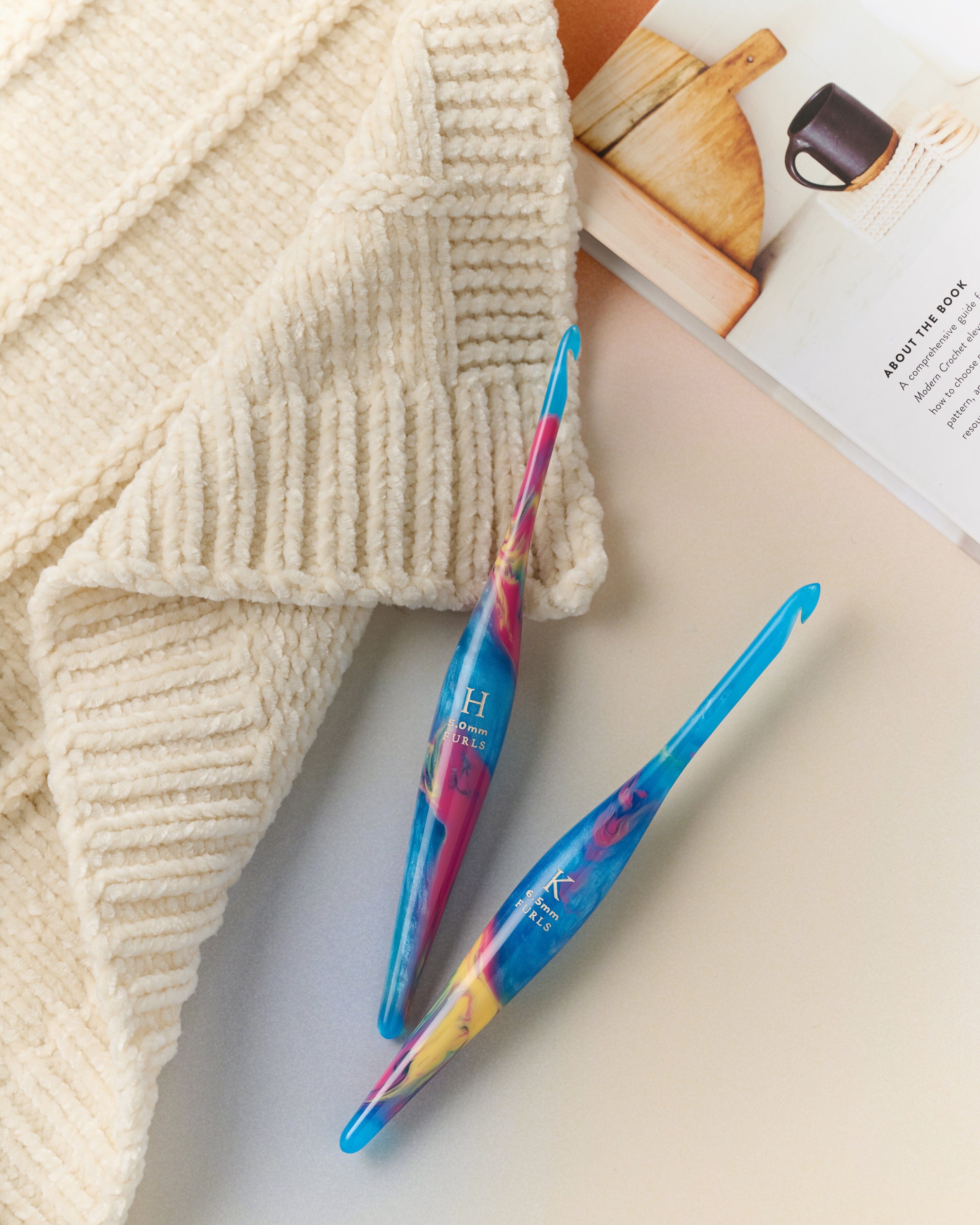 【完売品】furry triangle hook tops Stratosphere Streamline® Resin Crochet Hook – FurlsCrochet