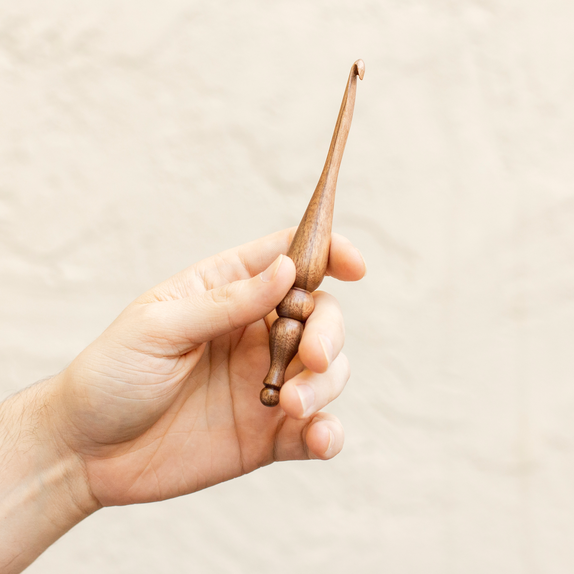Furls 25mm crochet hook comparison aluminum wooden