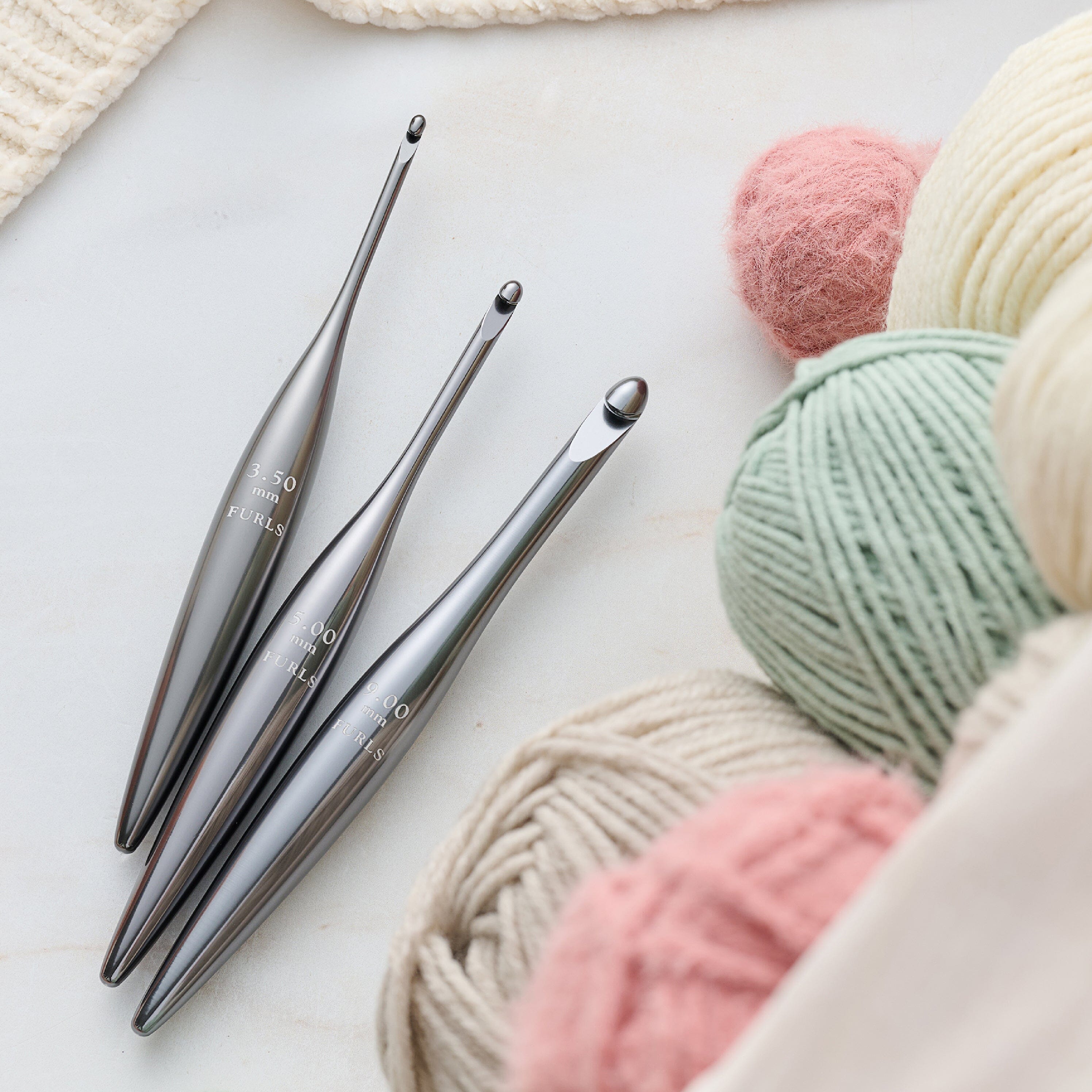 Graphite Streamline® Metal Crochet Hook – FurlsCrochet