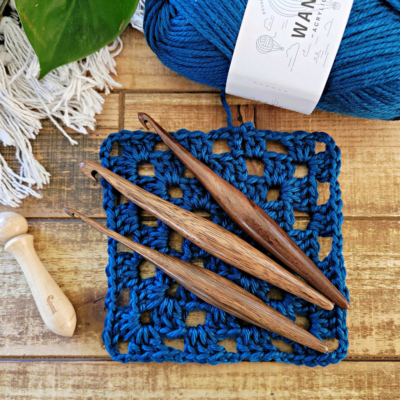 Laurel Streamline Wood Crochet Hooks